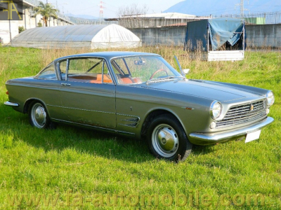 日本製 FIAT フィアット 2300 ブリキ自動車 レトロ FIAT 2300 ミニカー クリーム色 箱付き ビンテージブリキカー